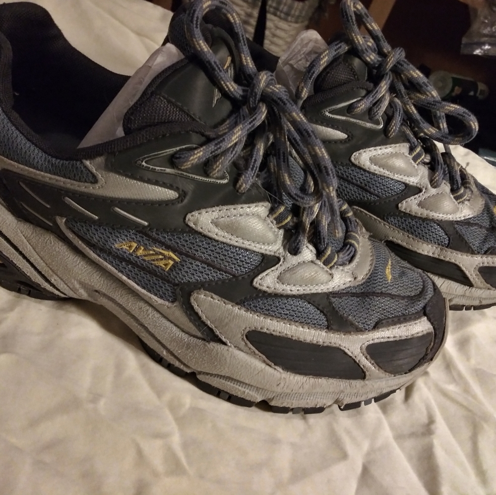 Womens AVIA 9